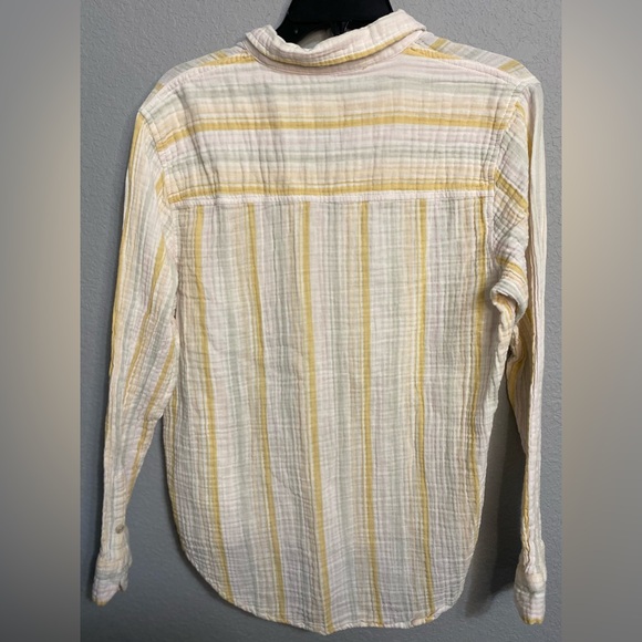 Universal Thread : 100% Cotton Women’s Button Down - Picture 3 of 11